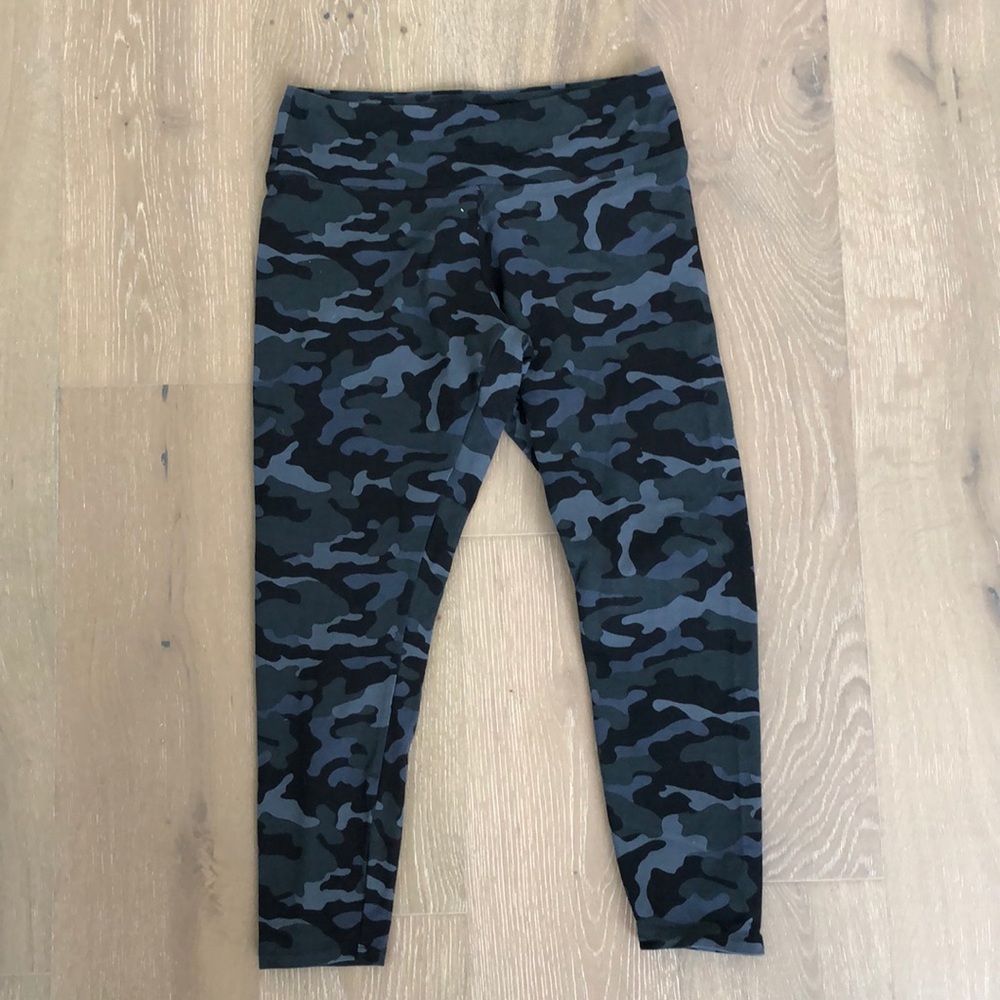 Black Camo Express Leggings